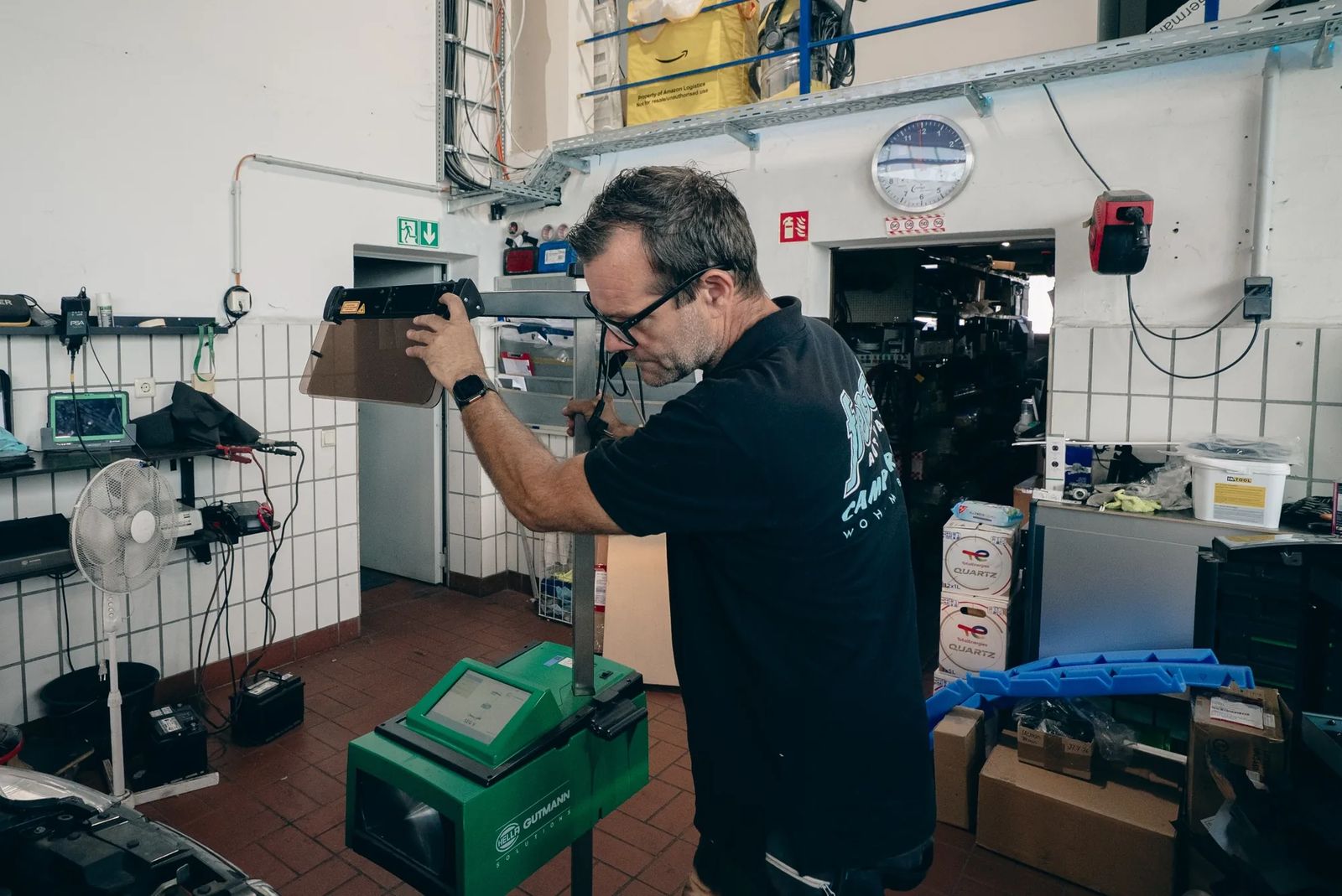 Scheinwerfereinstellung in der Werkstatt